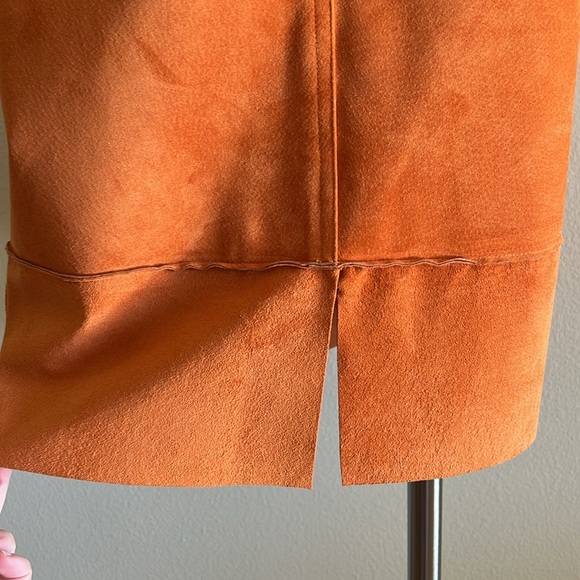 illia suede skirt. - Picture 2 of 7